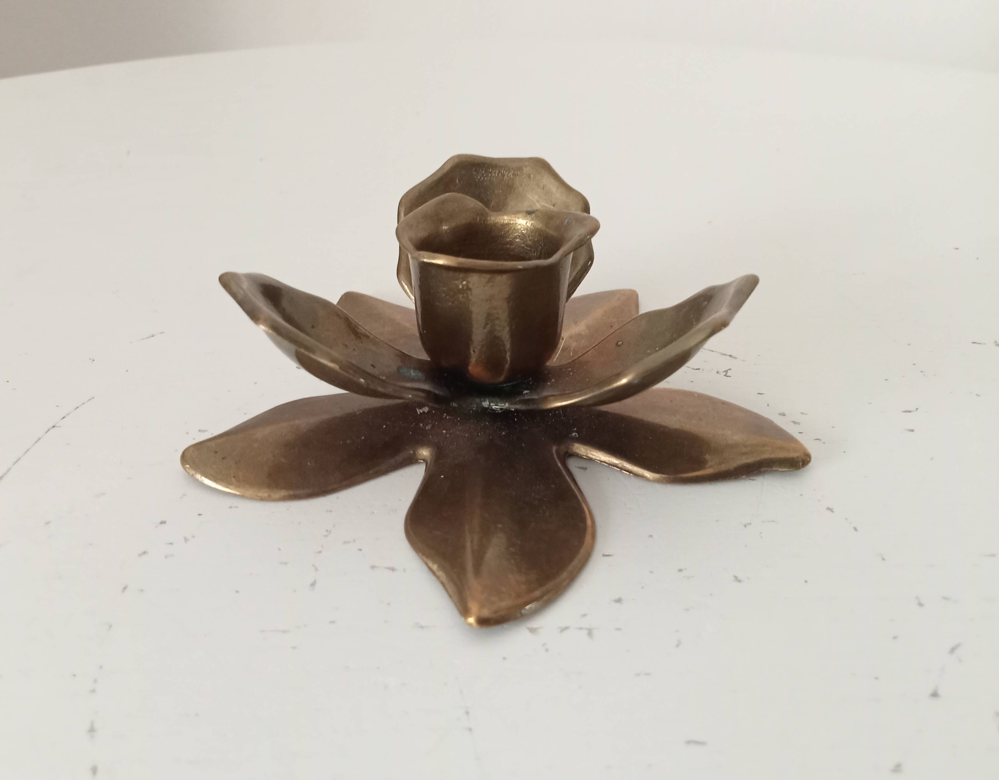 Vintage flower candlestick in solid gold brass