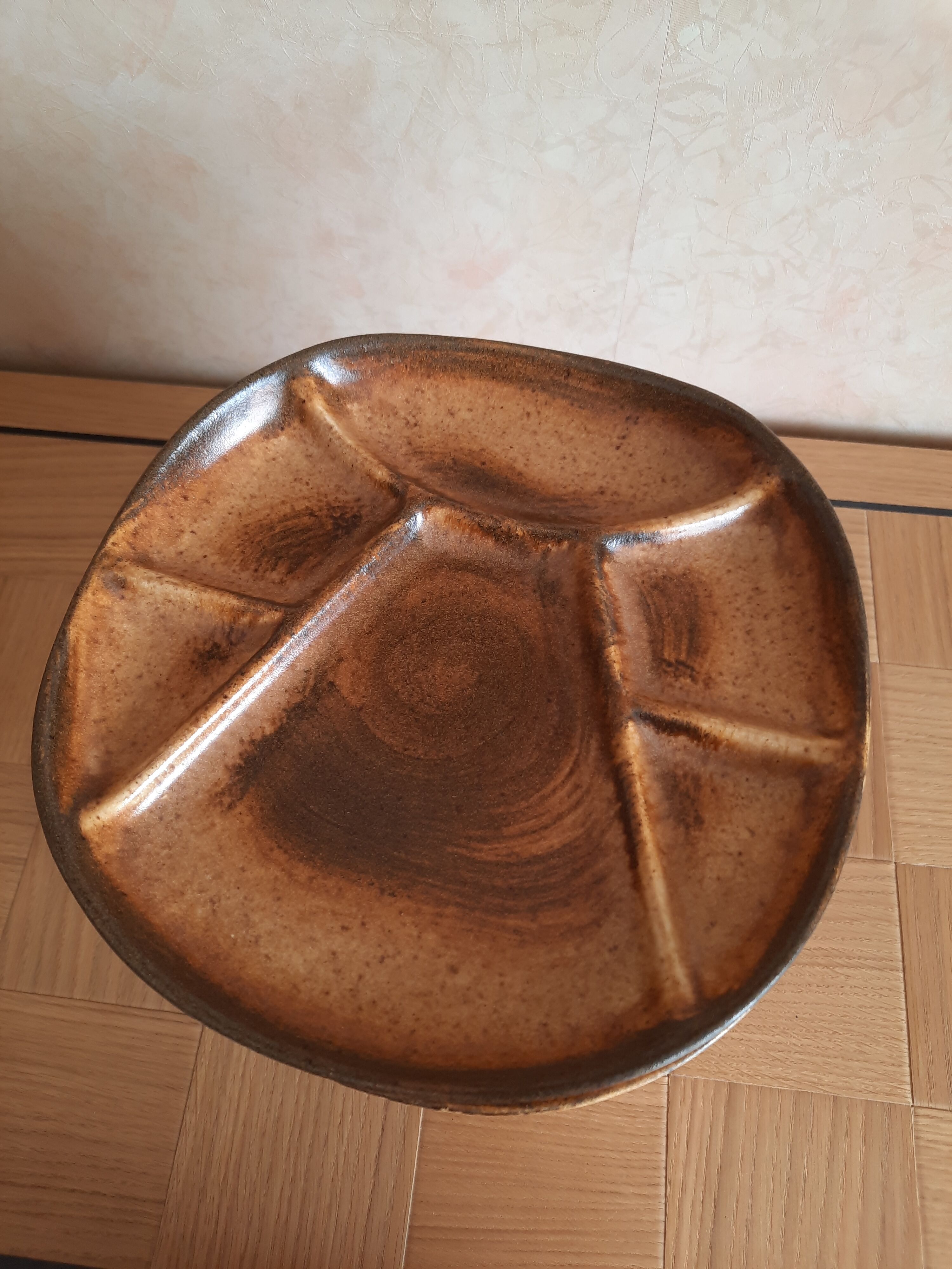 12 Longchamp fondue plates