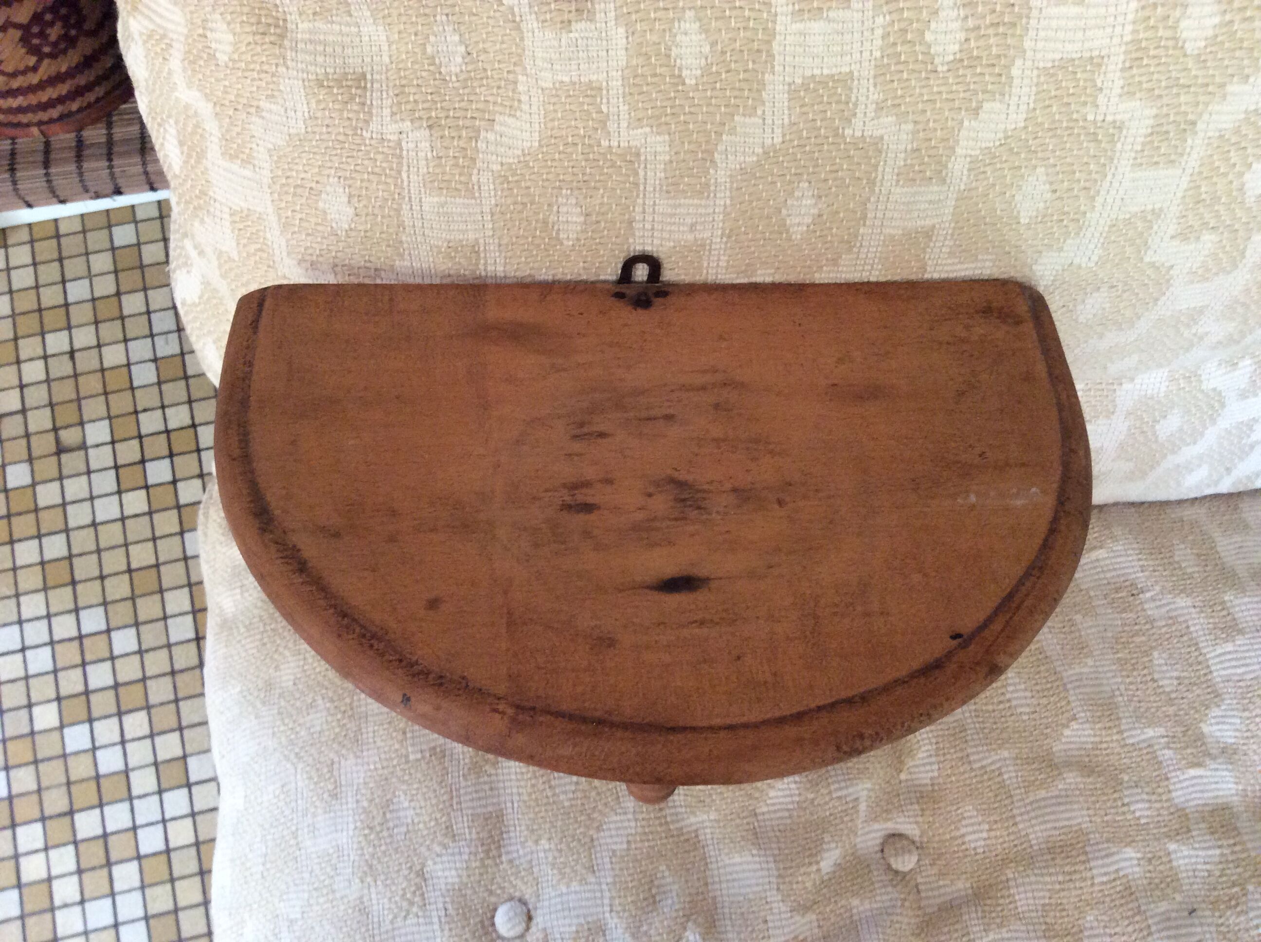 Wall shelf