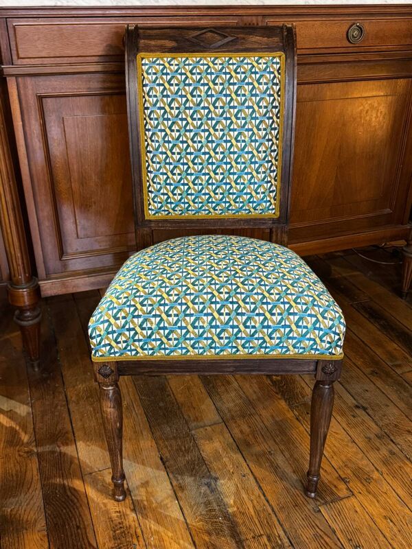 Chaise de style Directoire – garniture traditionnelle