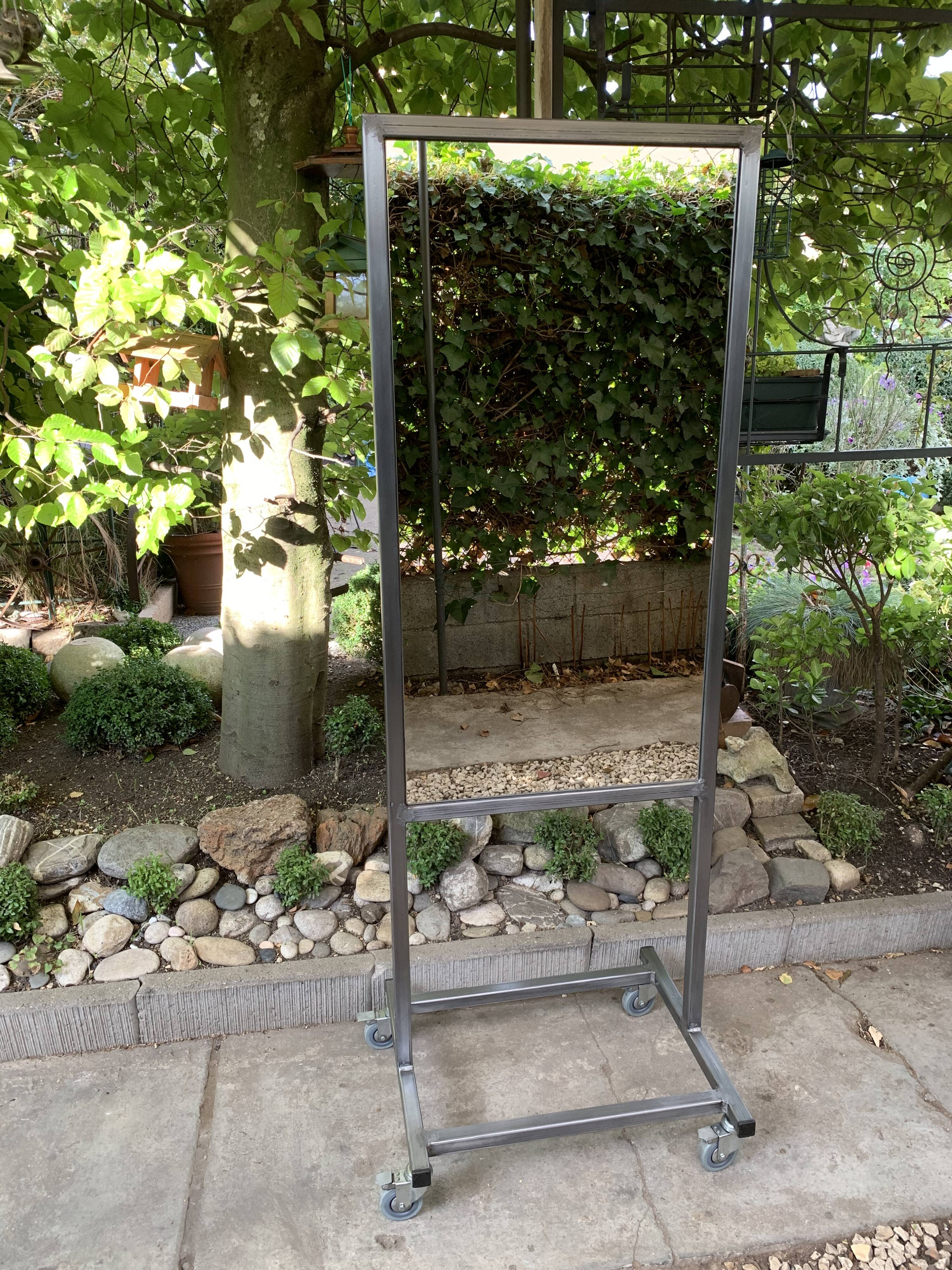 Double-sided workshop mirror on wheels 104x53 cm