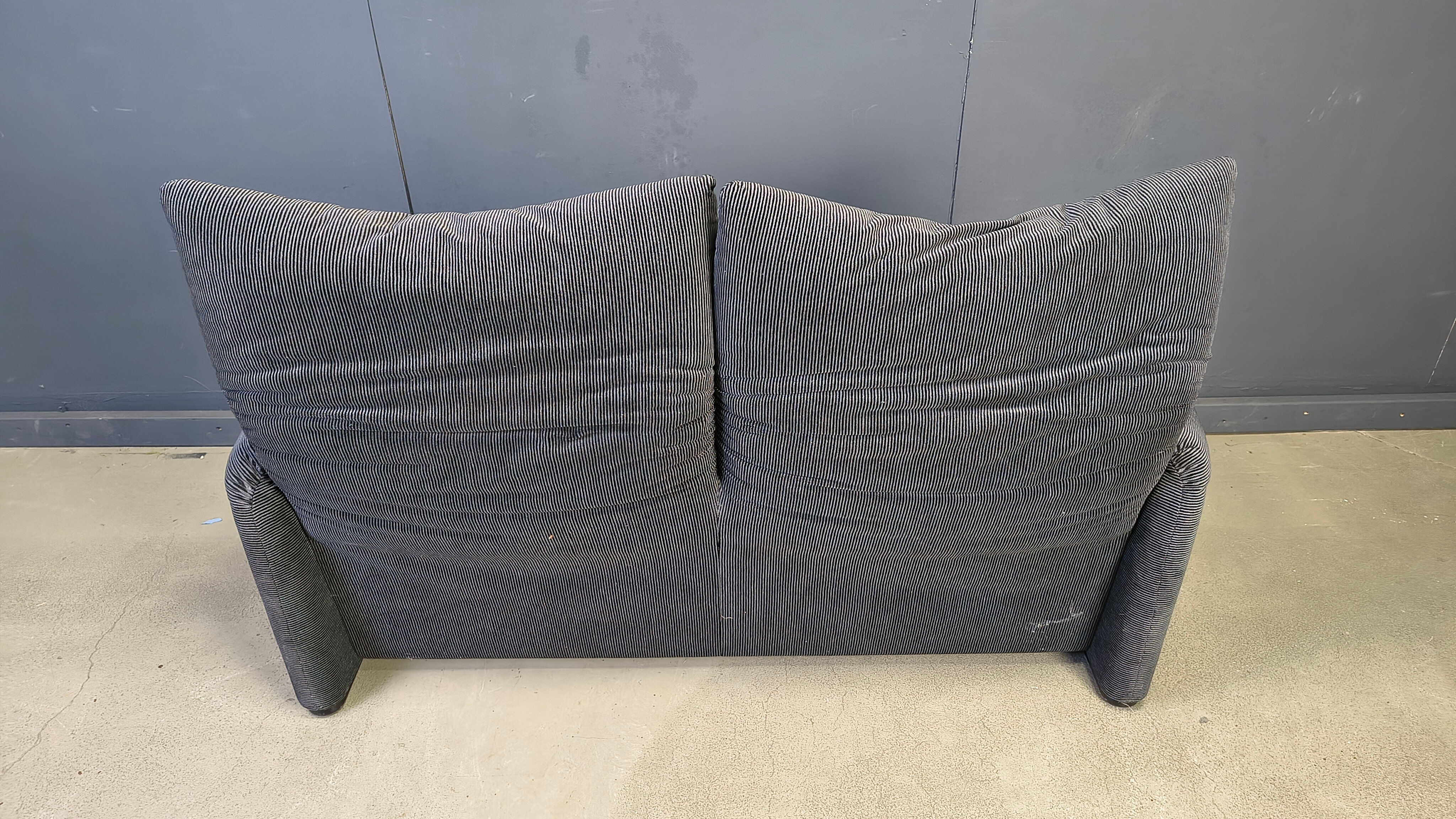 Maralunga sofa by Vico Magistretti for Cassina