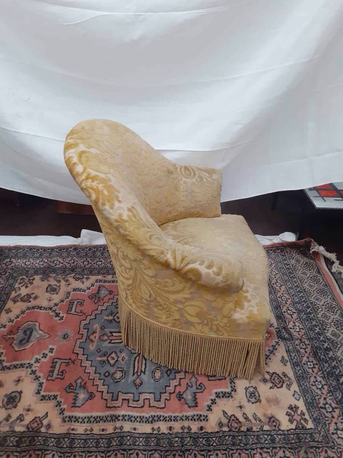 Toad chair
