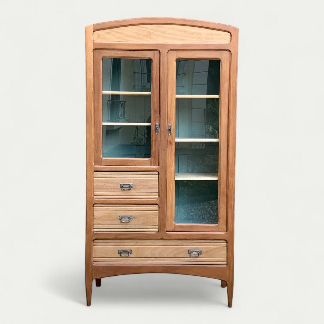 Armoire parisienne d’hôtel vitrée bois brut 1930