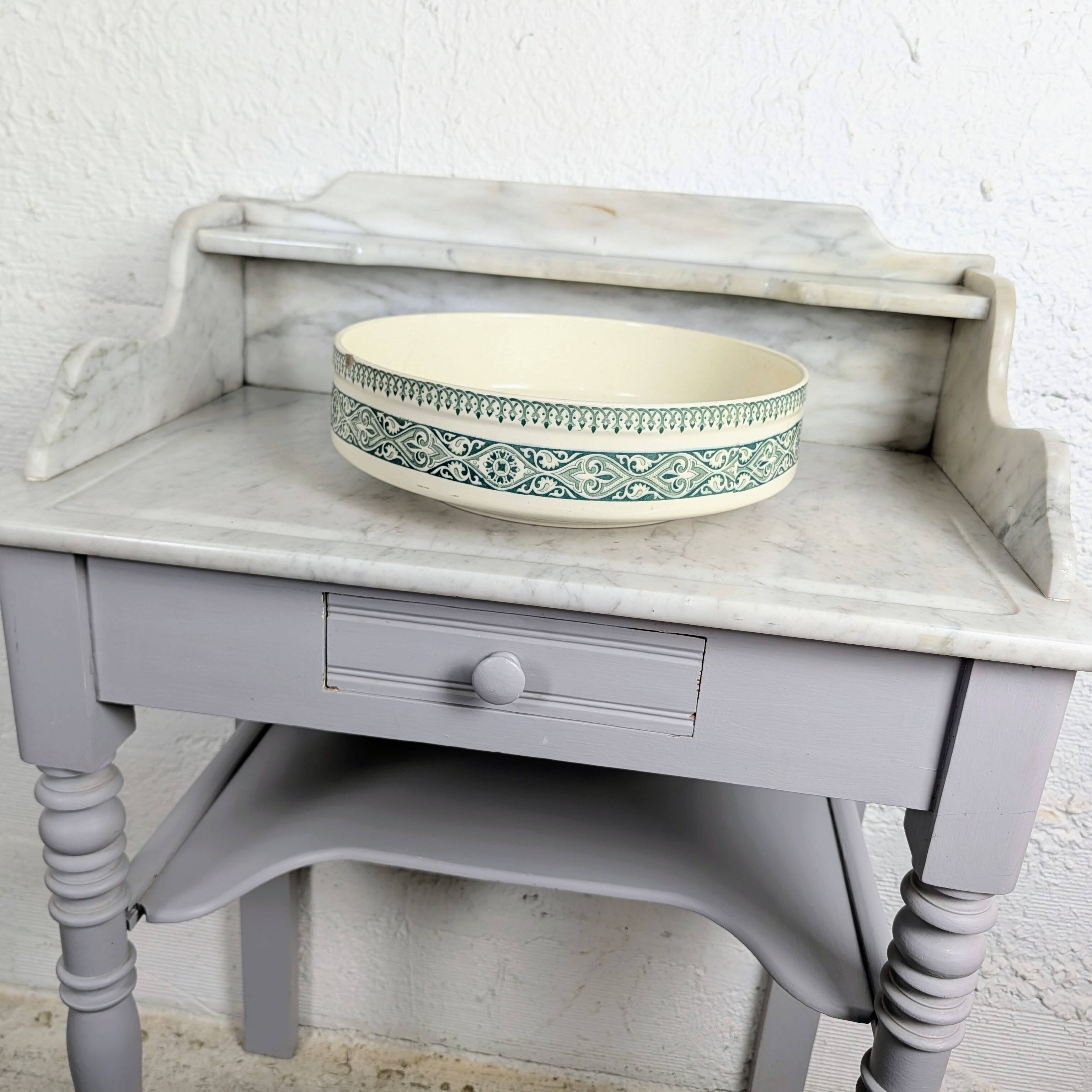 Antique toilet basin – Lunéville, model "Salammbo"