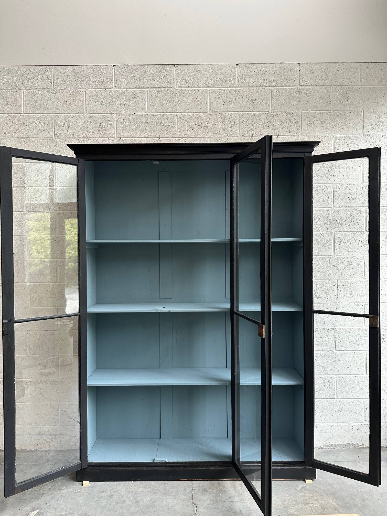 Late 19th century museum display case