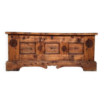 Huge wedding chest in carved Douglas fir DLG old folk art mountain Savoie Queyras