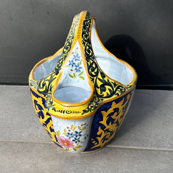 Jardinière en faïence : Henriot de Quimper