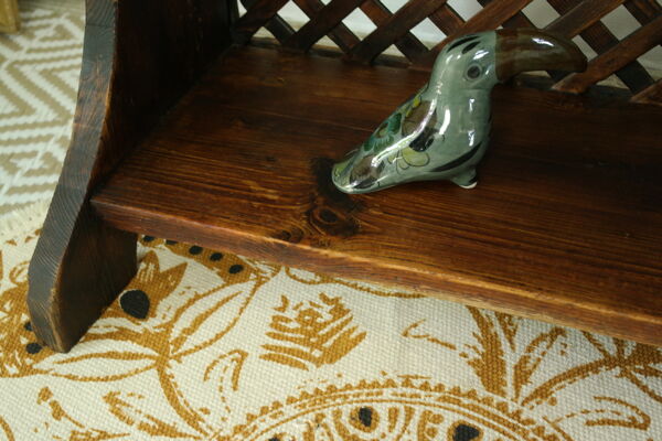 Meuble d'appoint en sapin campagnard ancien