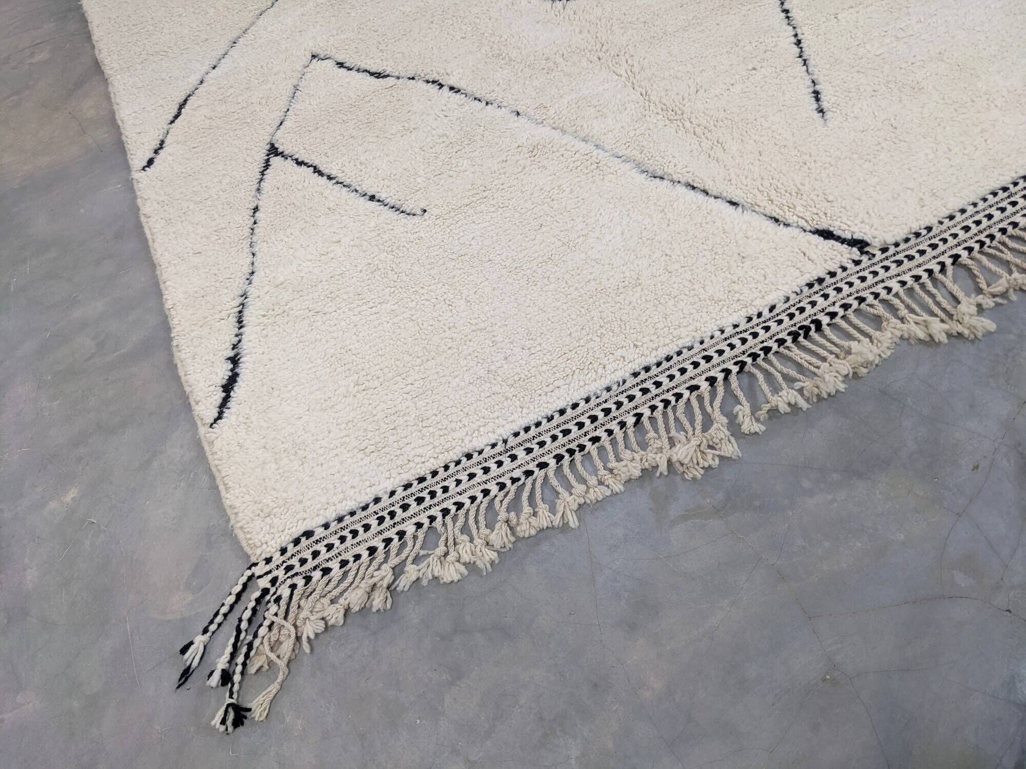 Large Beni Ouarain rug, 285 x 220 cm || 9.35 x 7.22 feet, G-293