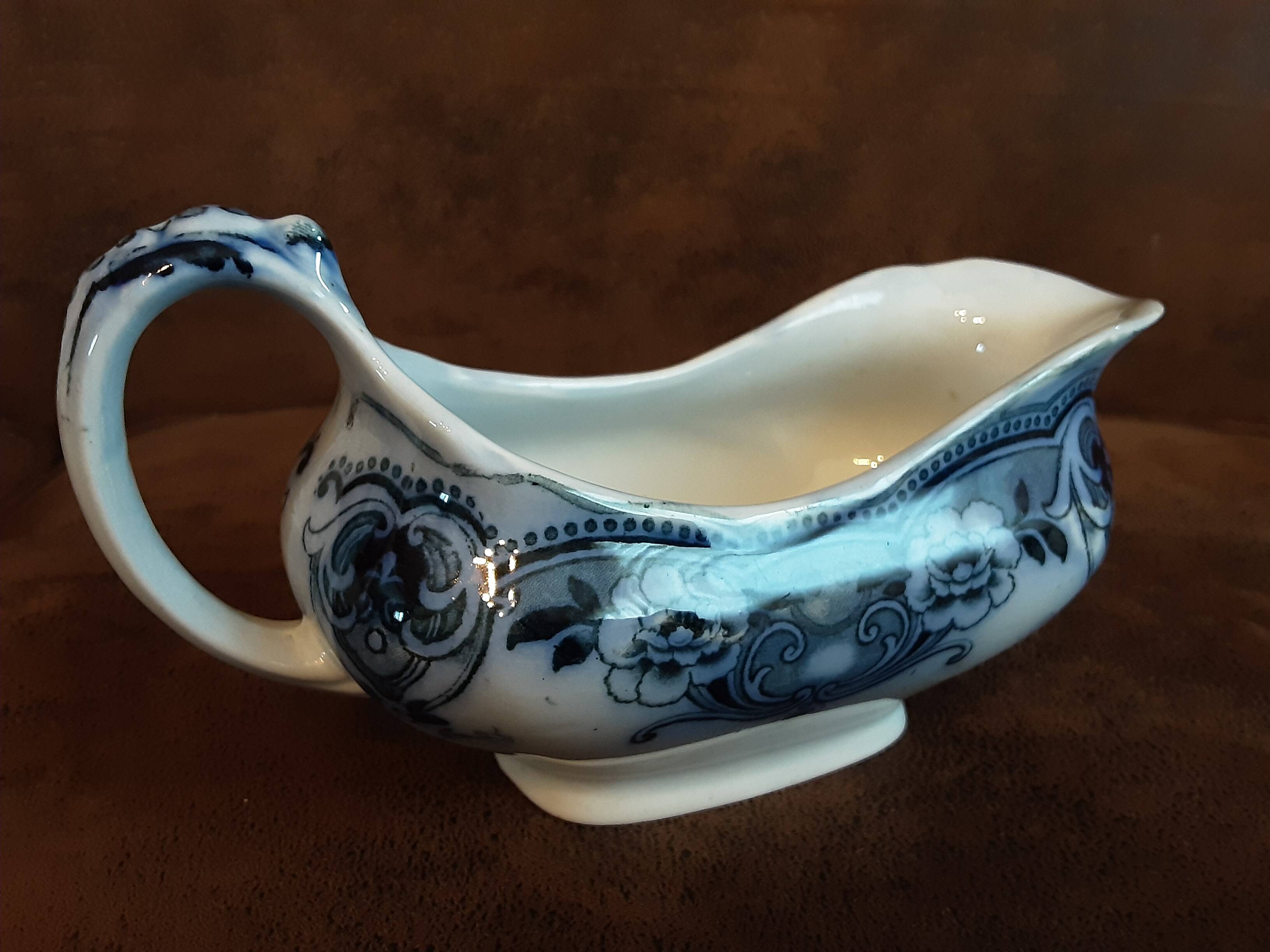 Sugar bowl F & Sons L TD Burslem