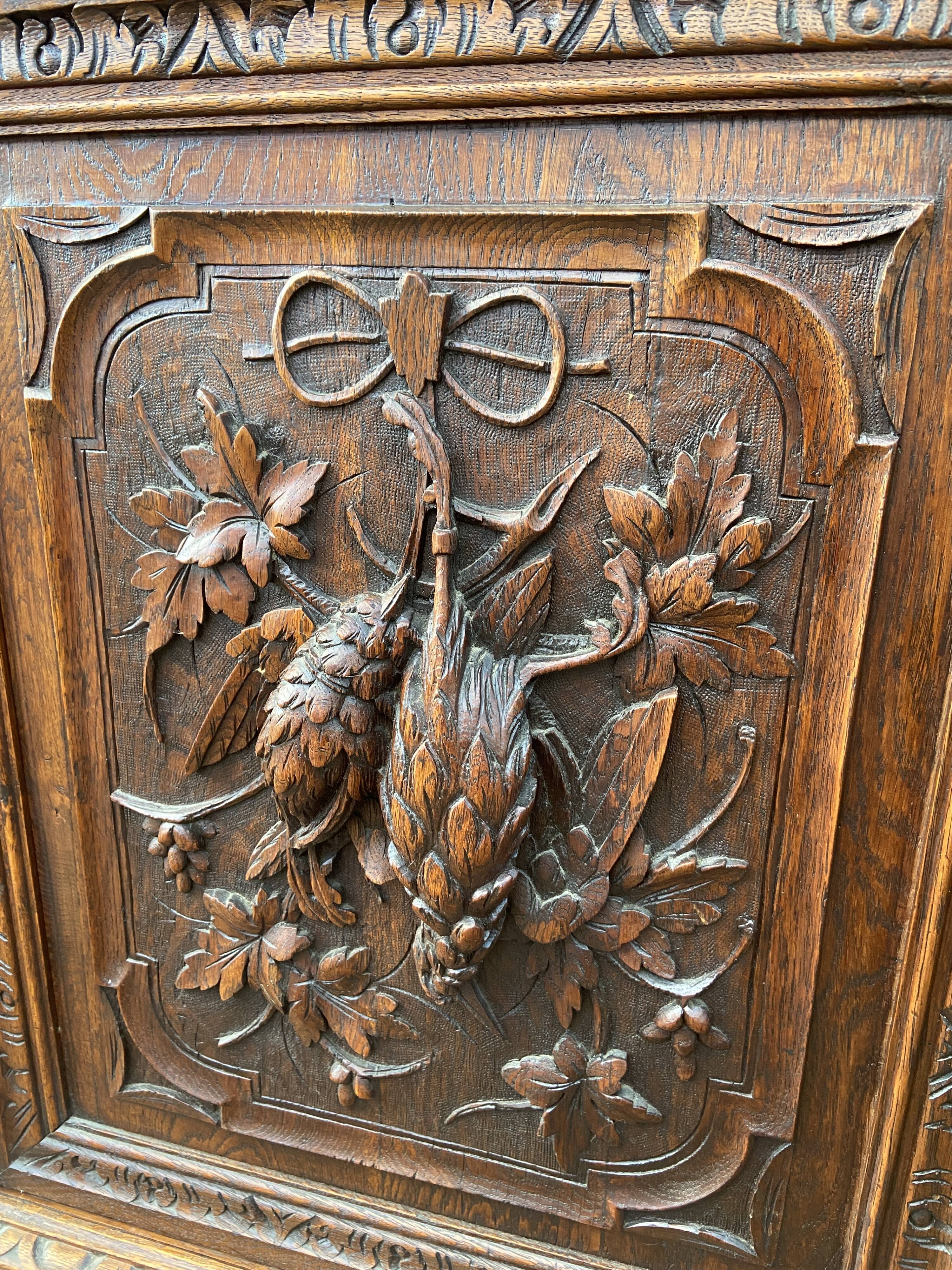 Hunting buffet style Louis XIII Renaissance XXth