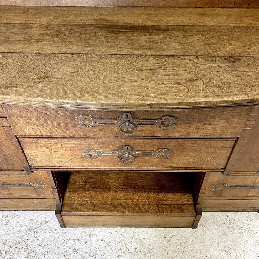 1930s restaurant server