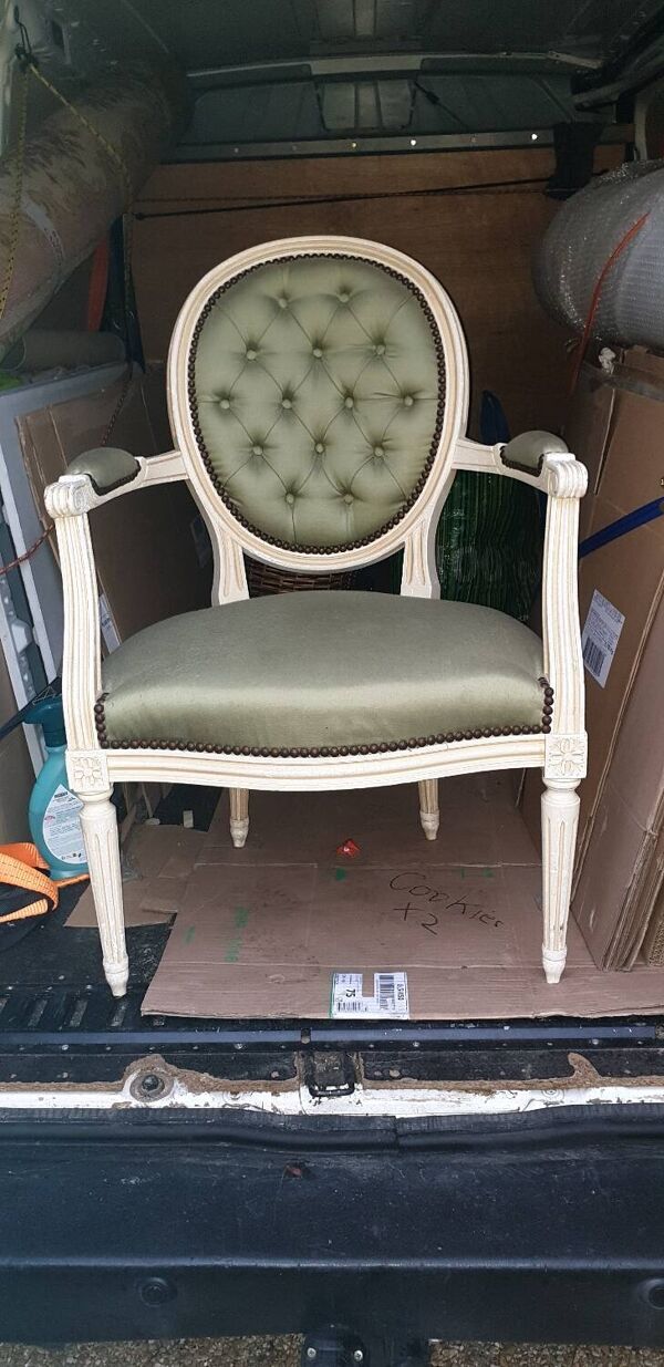 Fauteuil médaillon louis xvi