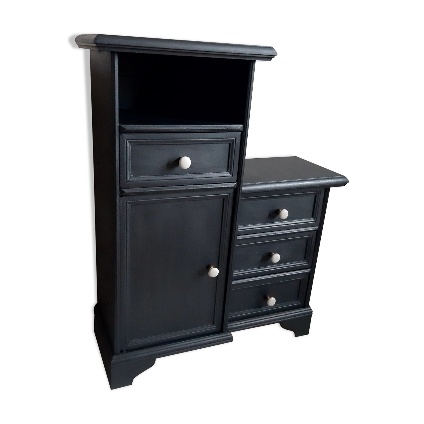 Extra Furniture/ Commodus