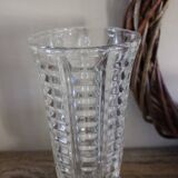 Vase sur pied verre ciselé 10 facettes