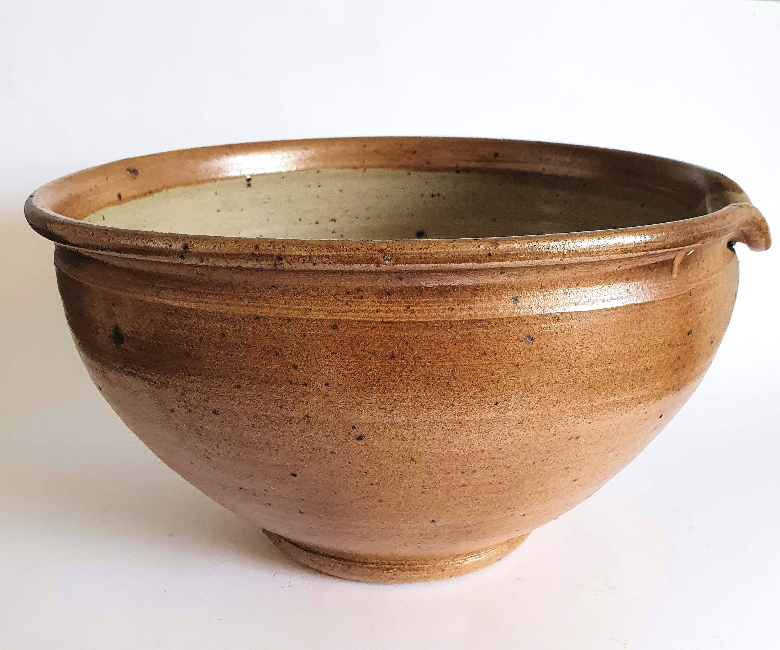 Stone Digan sandstone salad dish in La Borne