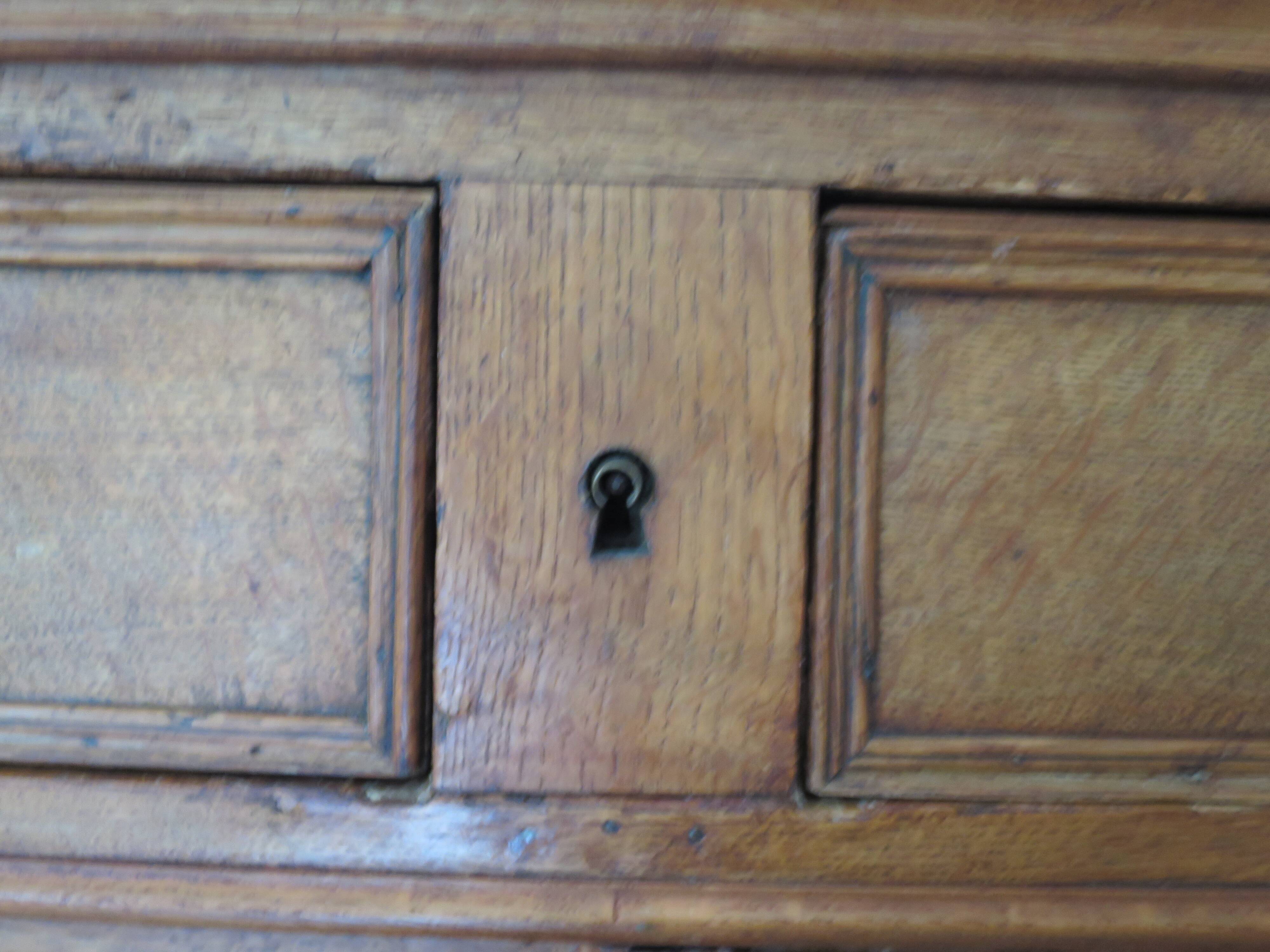 Old - Beautiful solid oak sideboard - 2 doors - 2 drawers in golden oak color