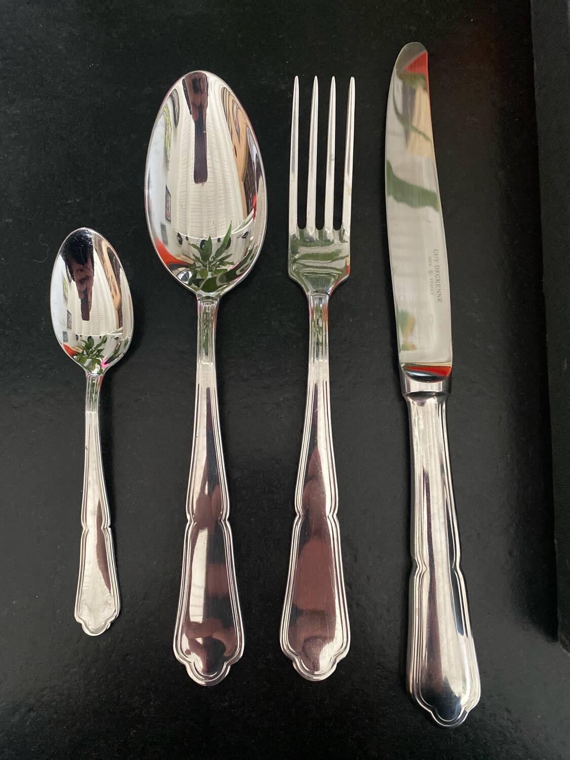 Guy Degrenne 49 pieces cutlery
