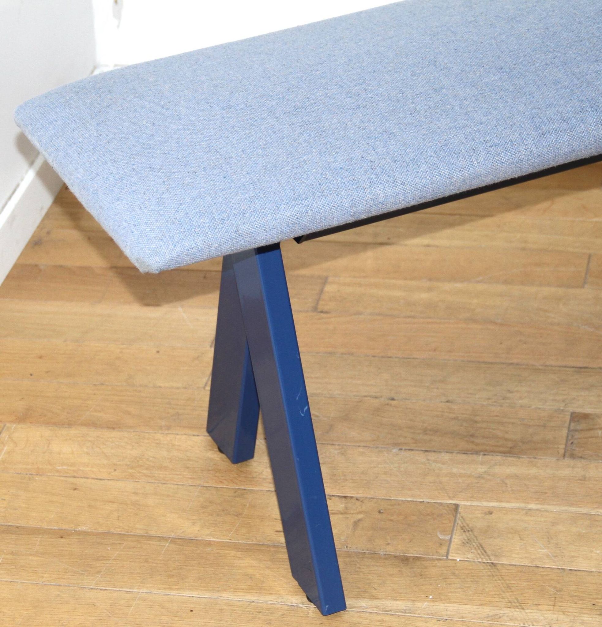 Paire de bancs design Peak Bench, Johanson