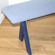 Paire de bancs design Peak Bench, Johanson