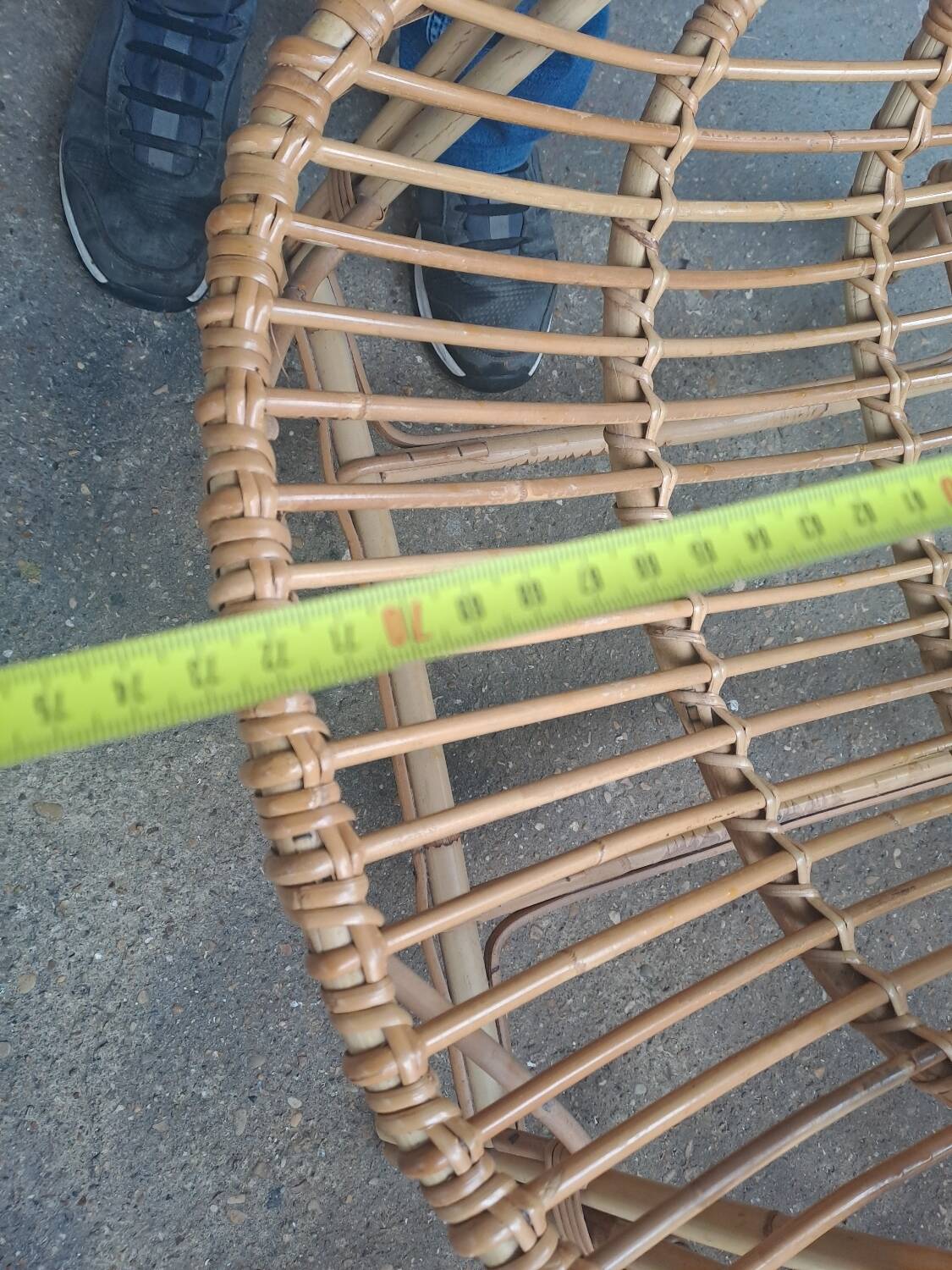 2 rattan armchairs