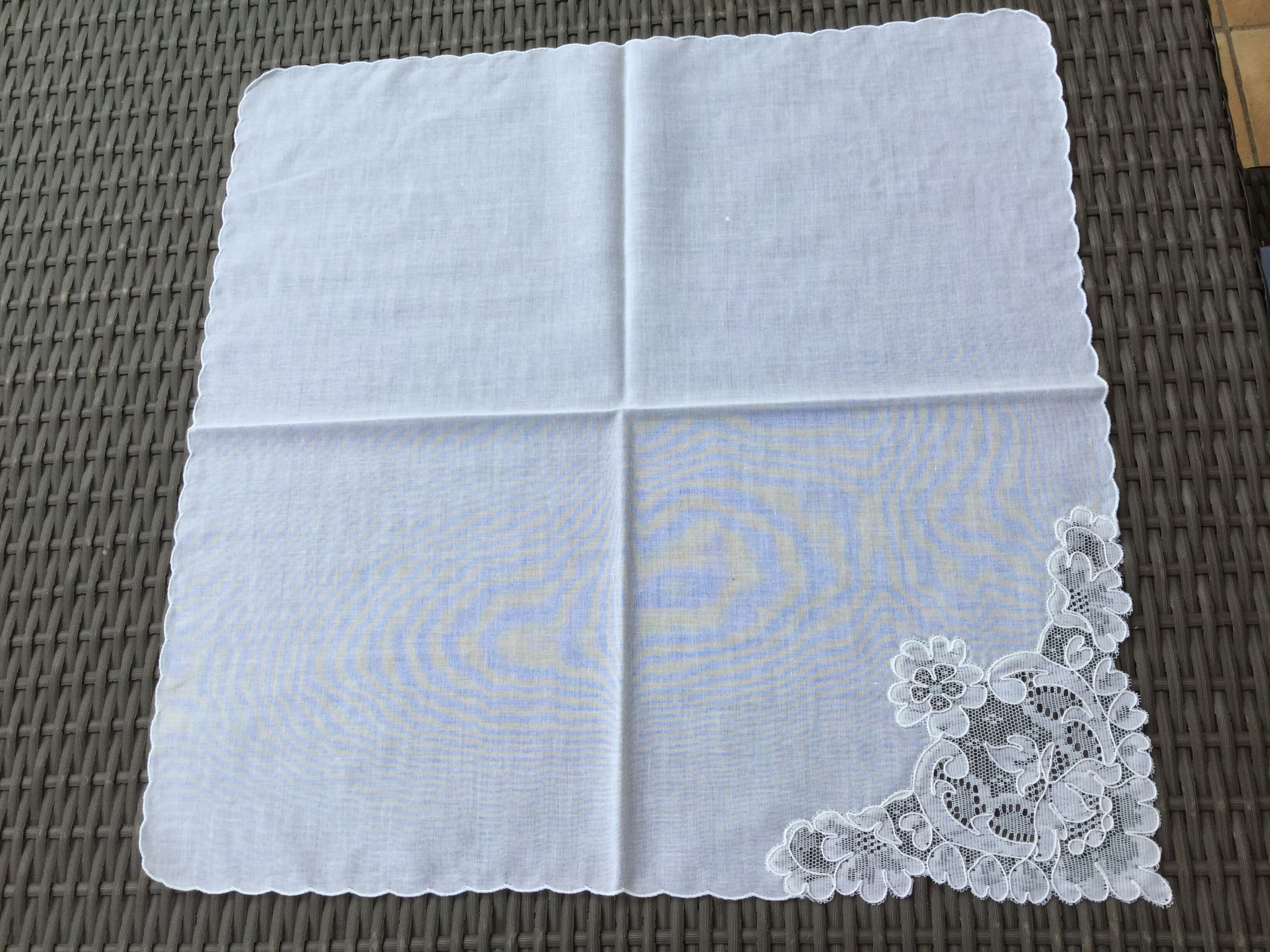 Dognin lace tablecloth and its 12 matching towels