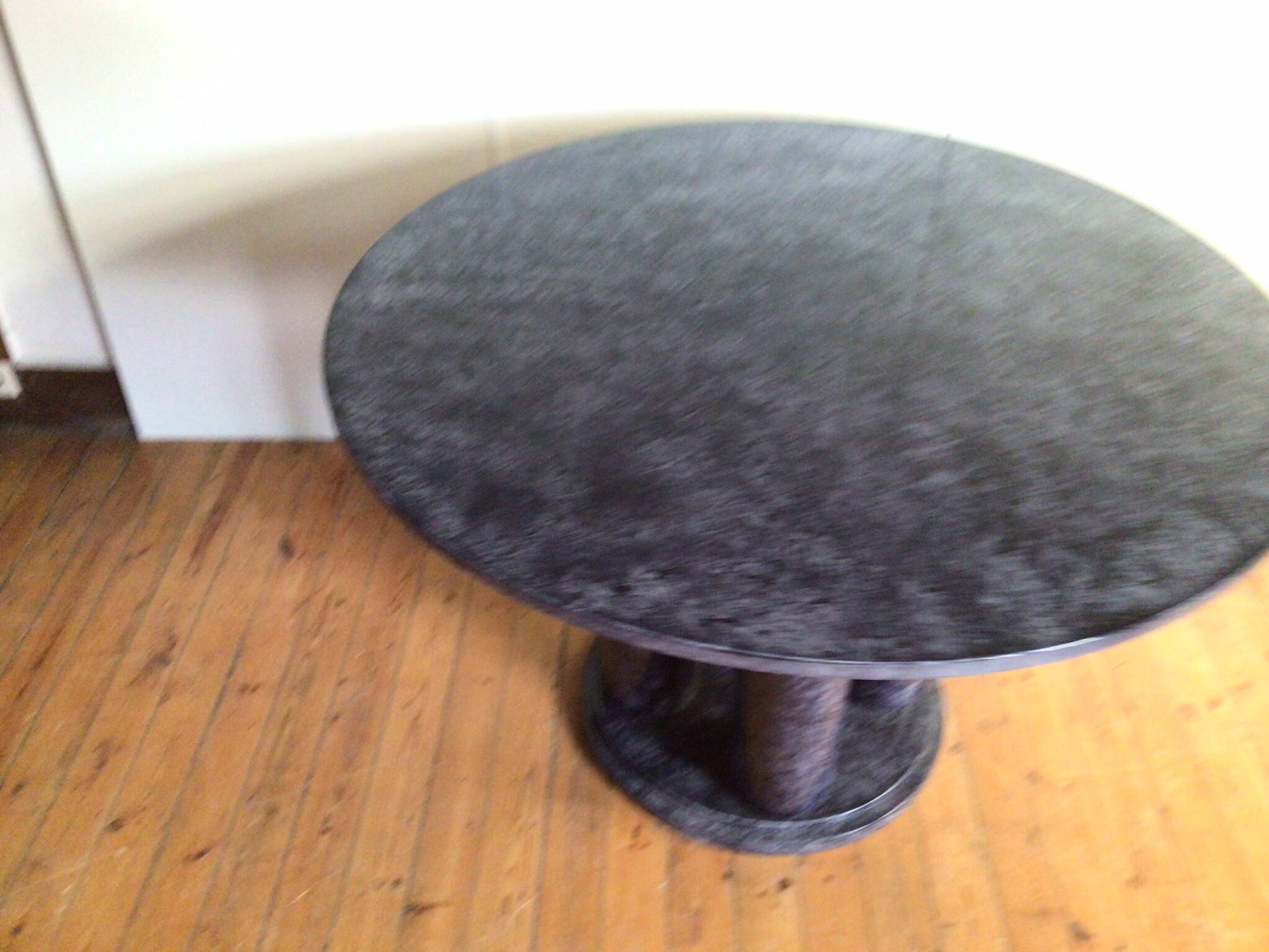 table à manger en faux marbre