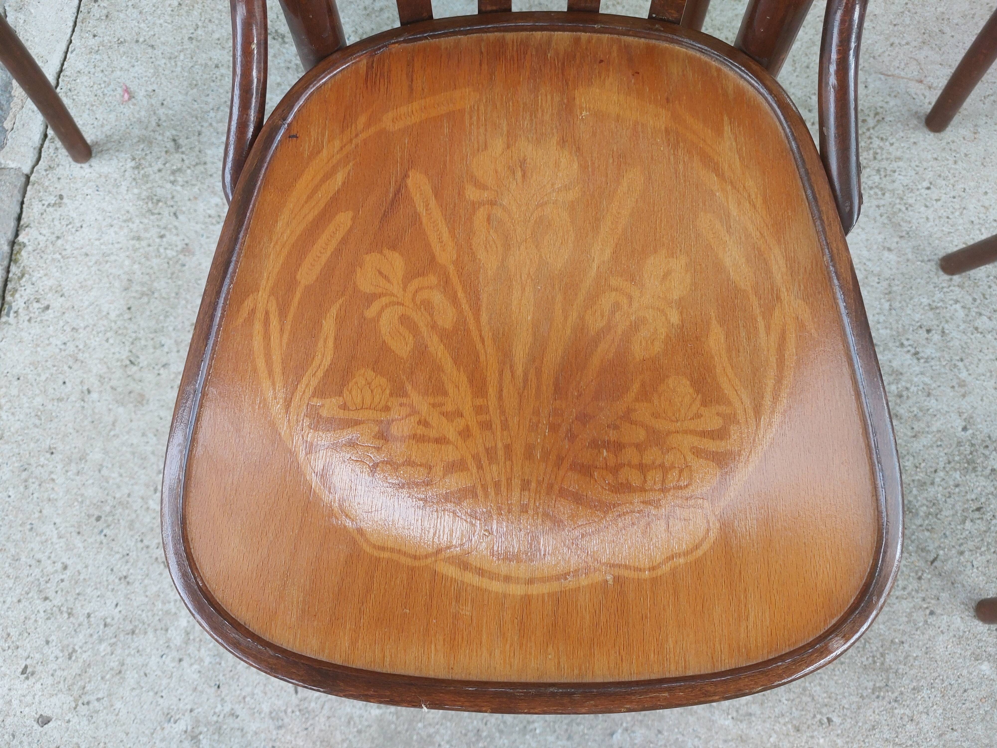 6 bistro chairs, pattern on the seat