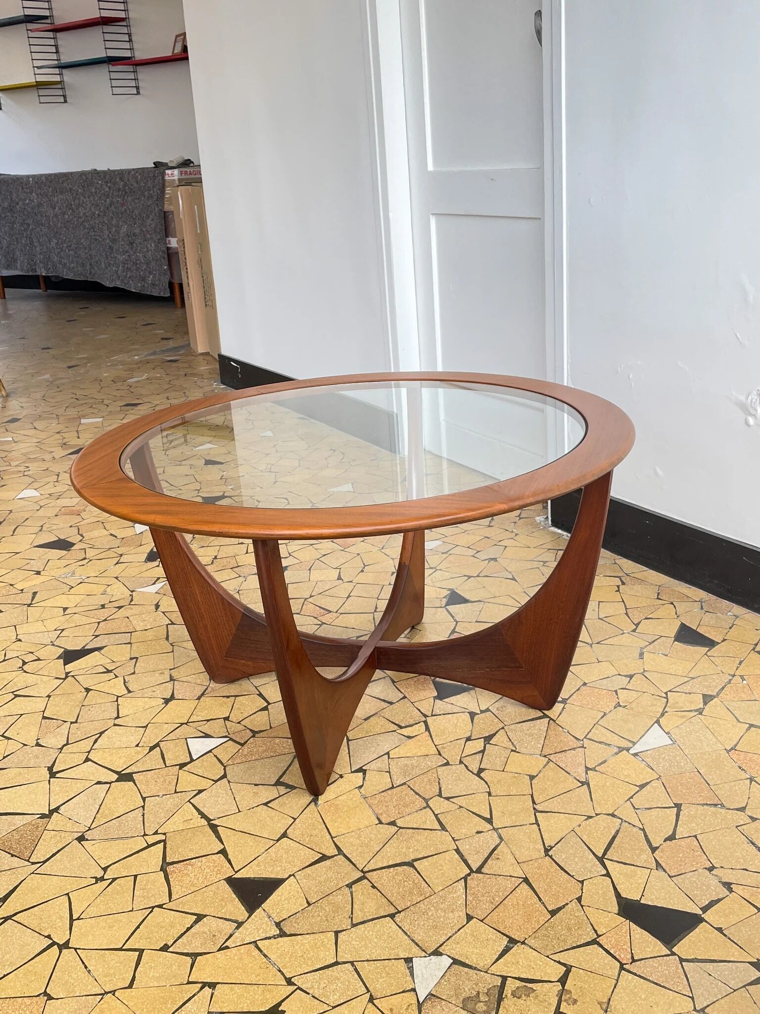 Round Astro coffee table - Victor Wilkins