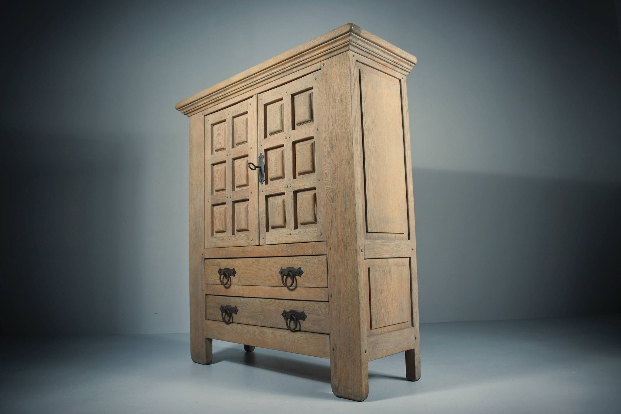 Cabinet vintage en chêne blanchi