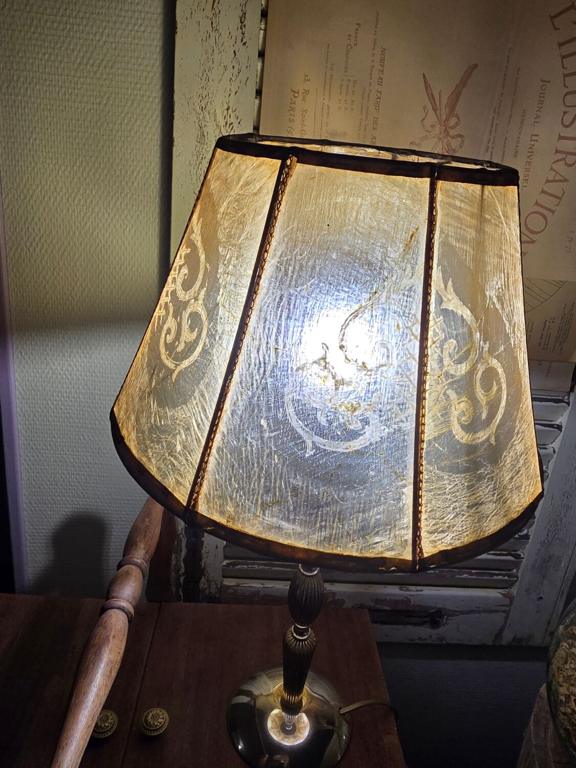 Antique lampshade in leather
