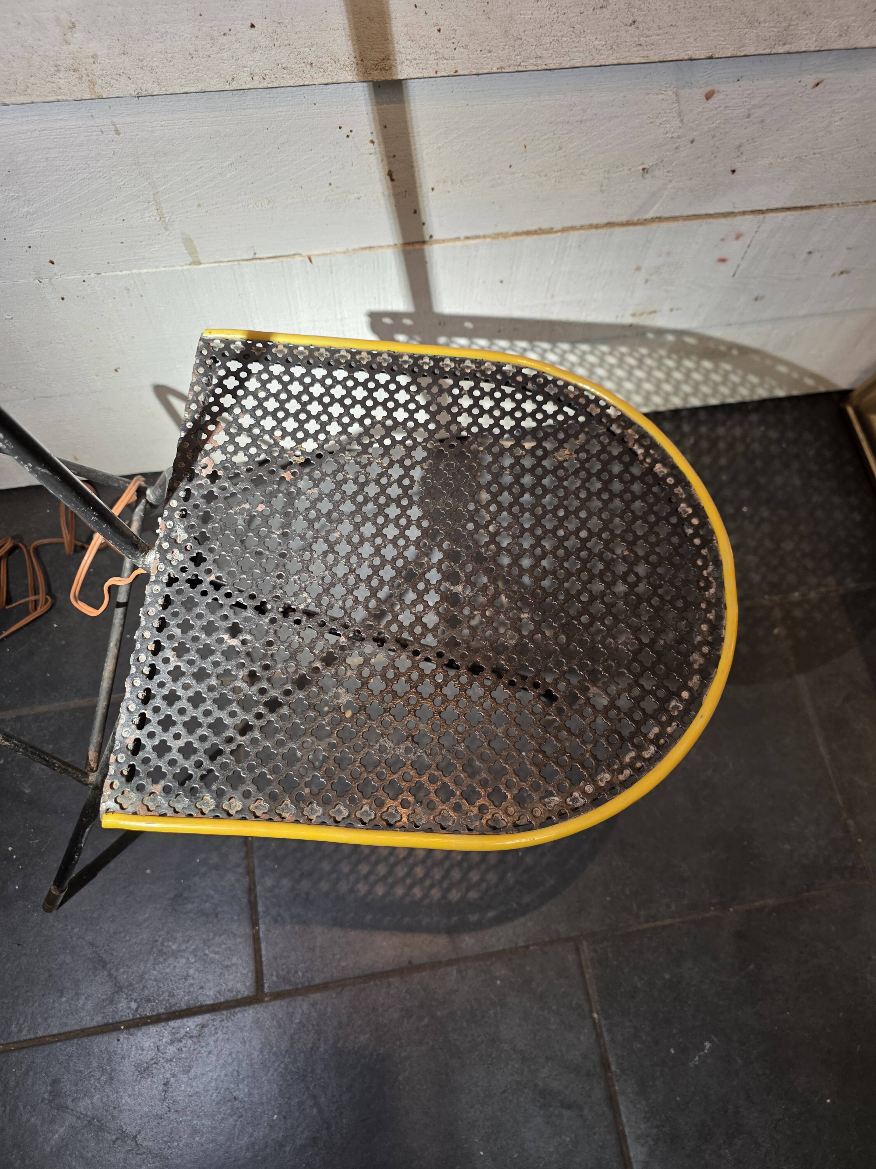 Lampadaire tripode style Matégot années 50