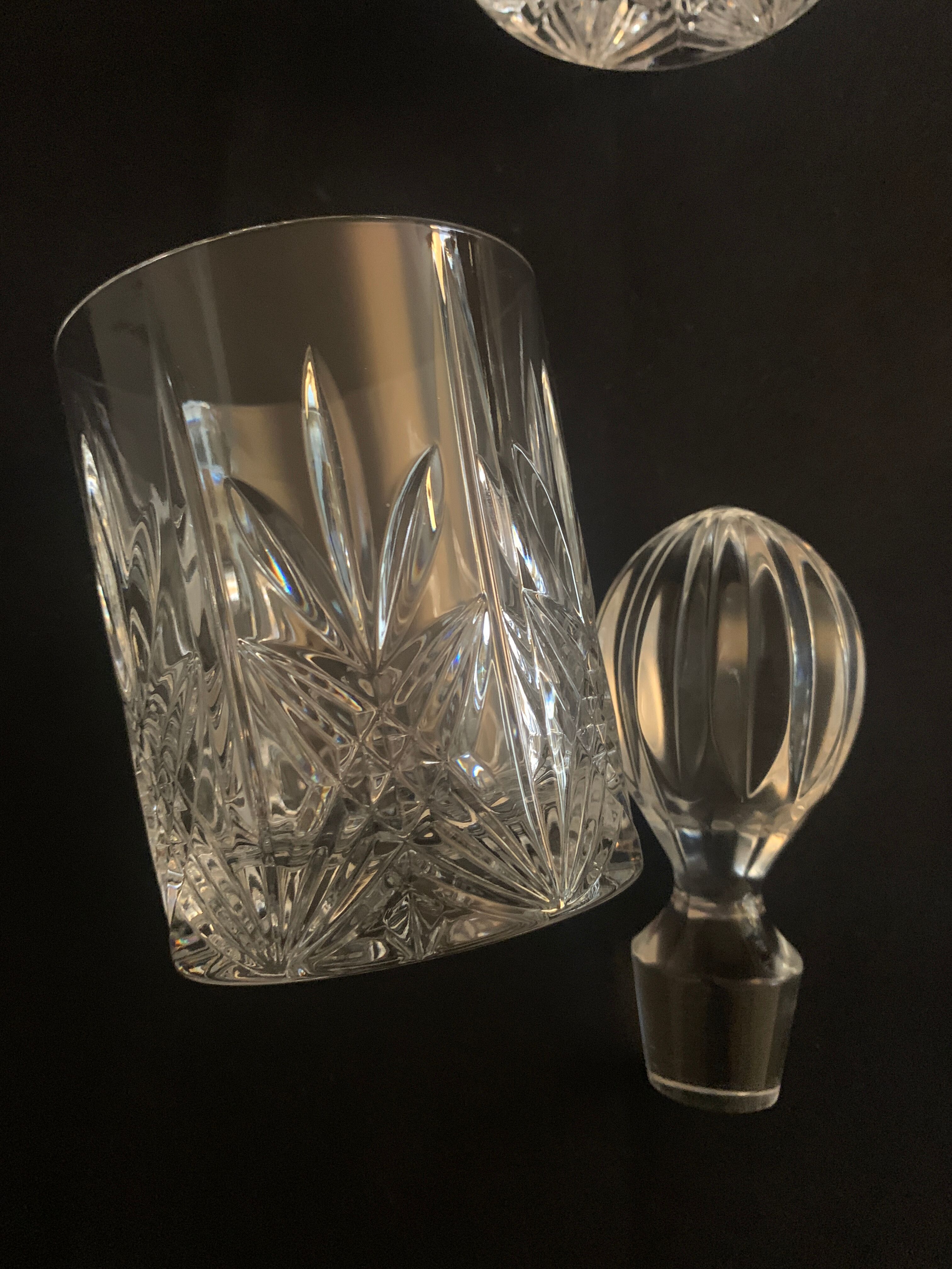 Crystal decanter and its six glasses