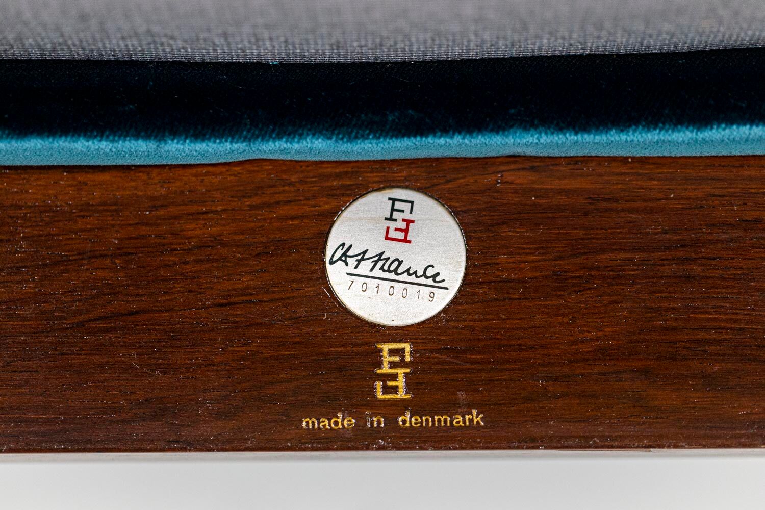 France & Søn, Danish rosewood and blue velvet heater, 1962