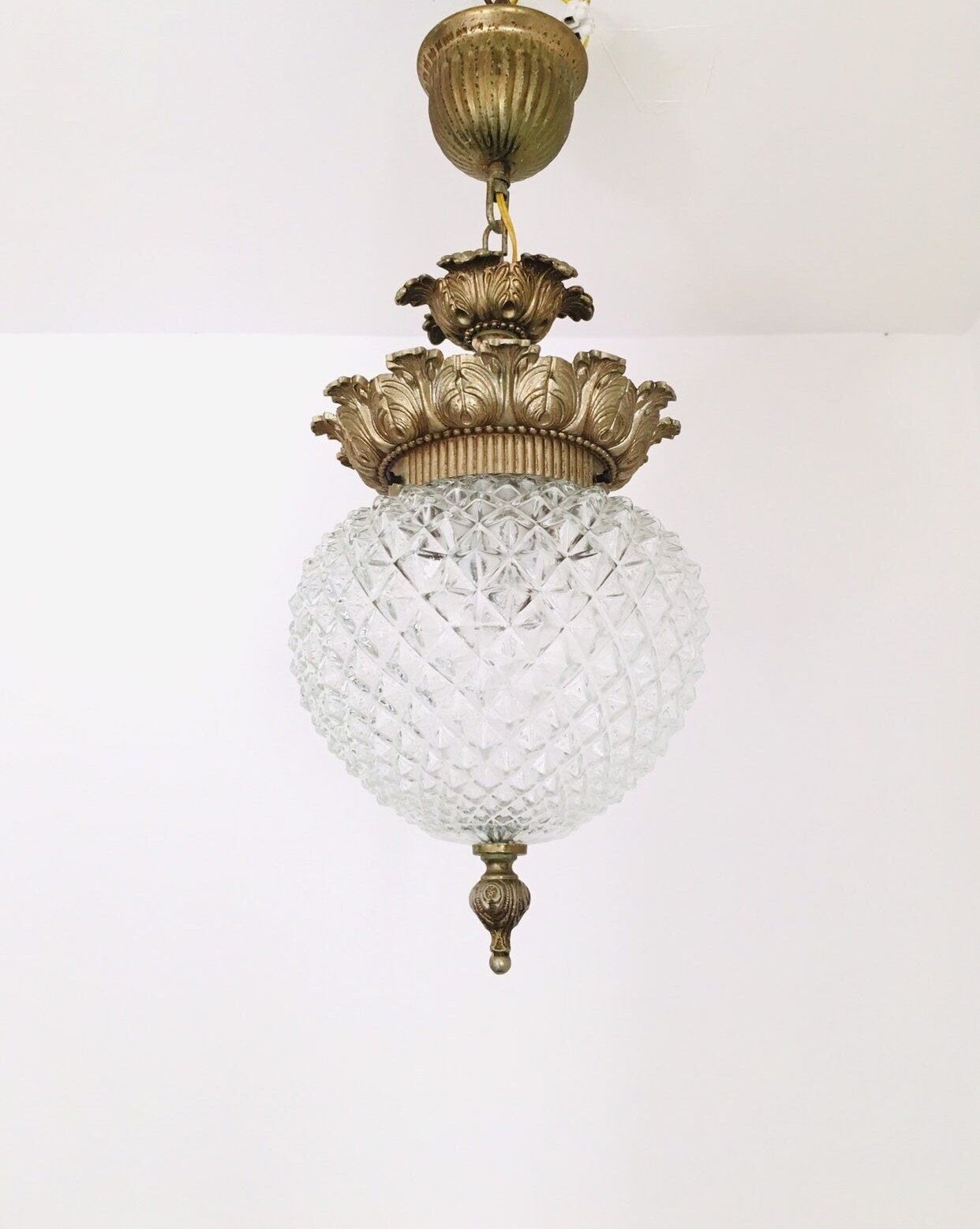Brass globe suspension