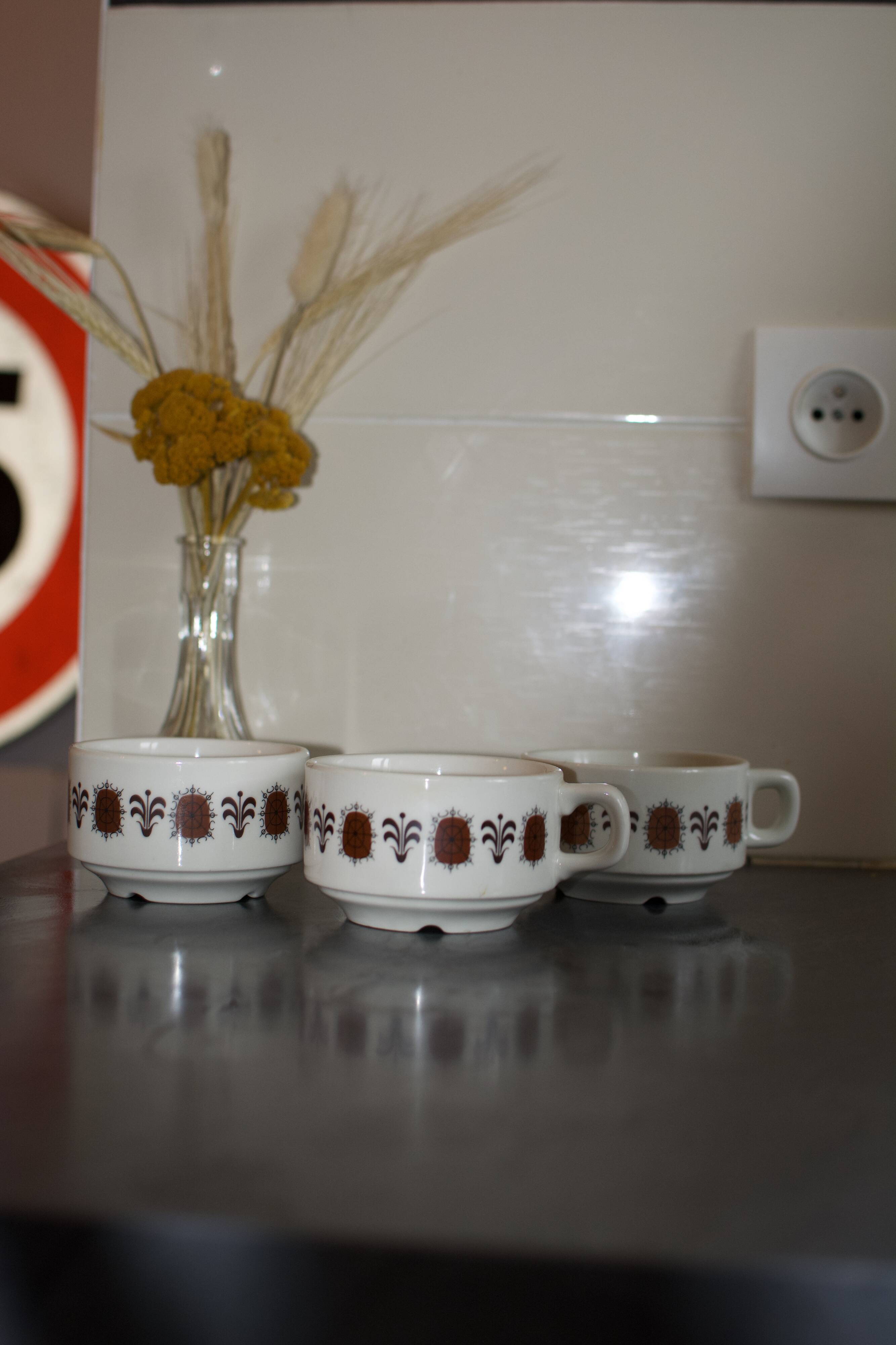3 vintage stackable porcelain cups from the 70s