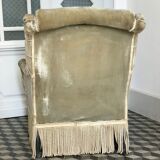 Green tod chair with twists