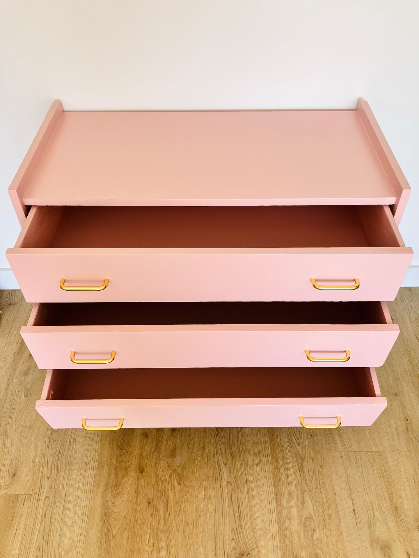 1950s pink and gold chest of drawers