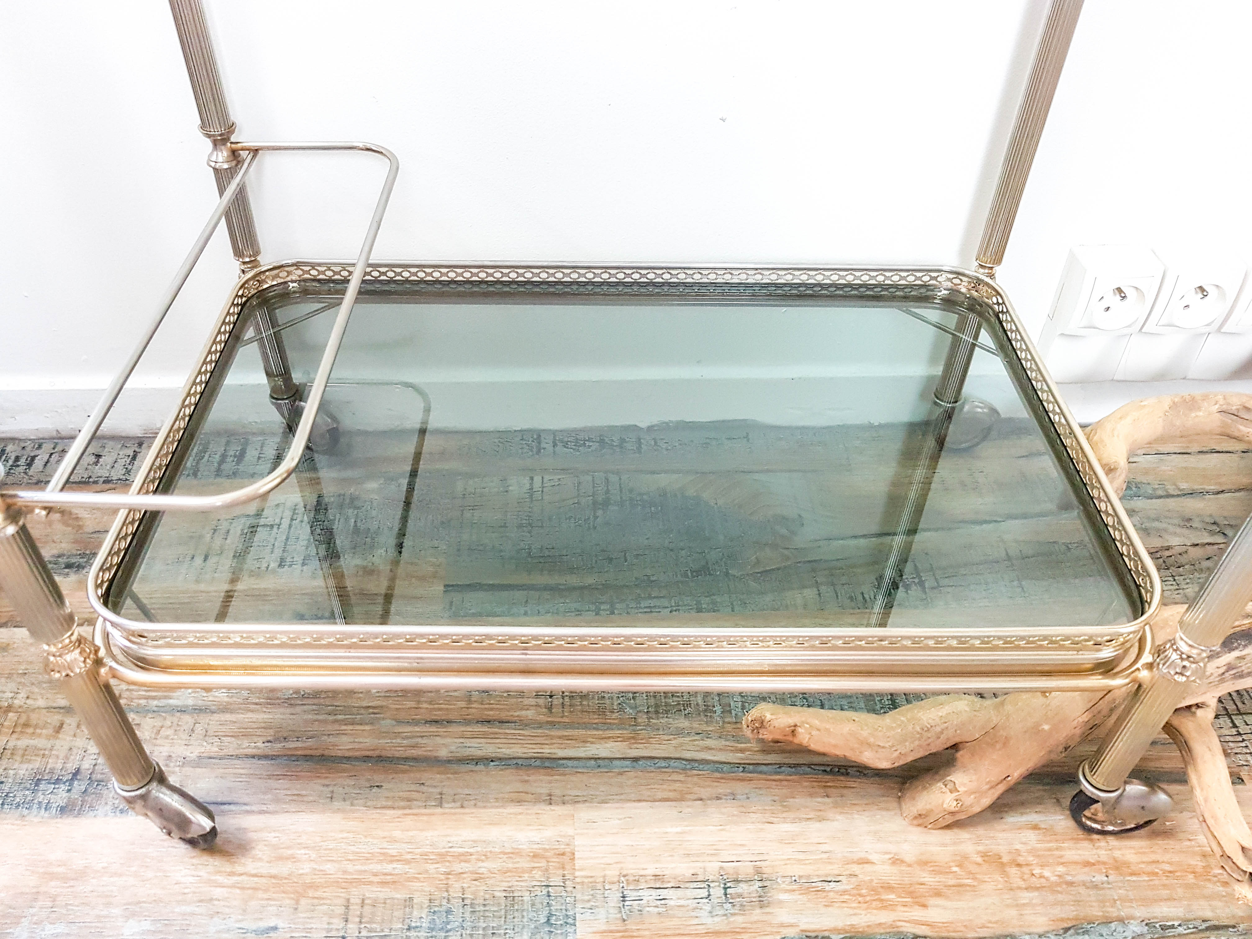 Golden neoclassical dessert