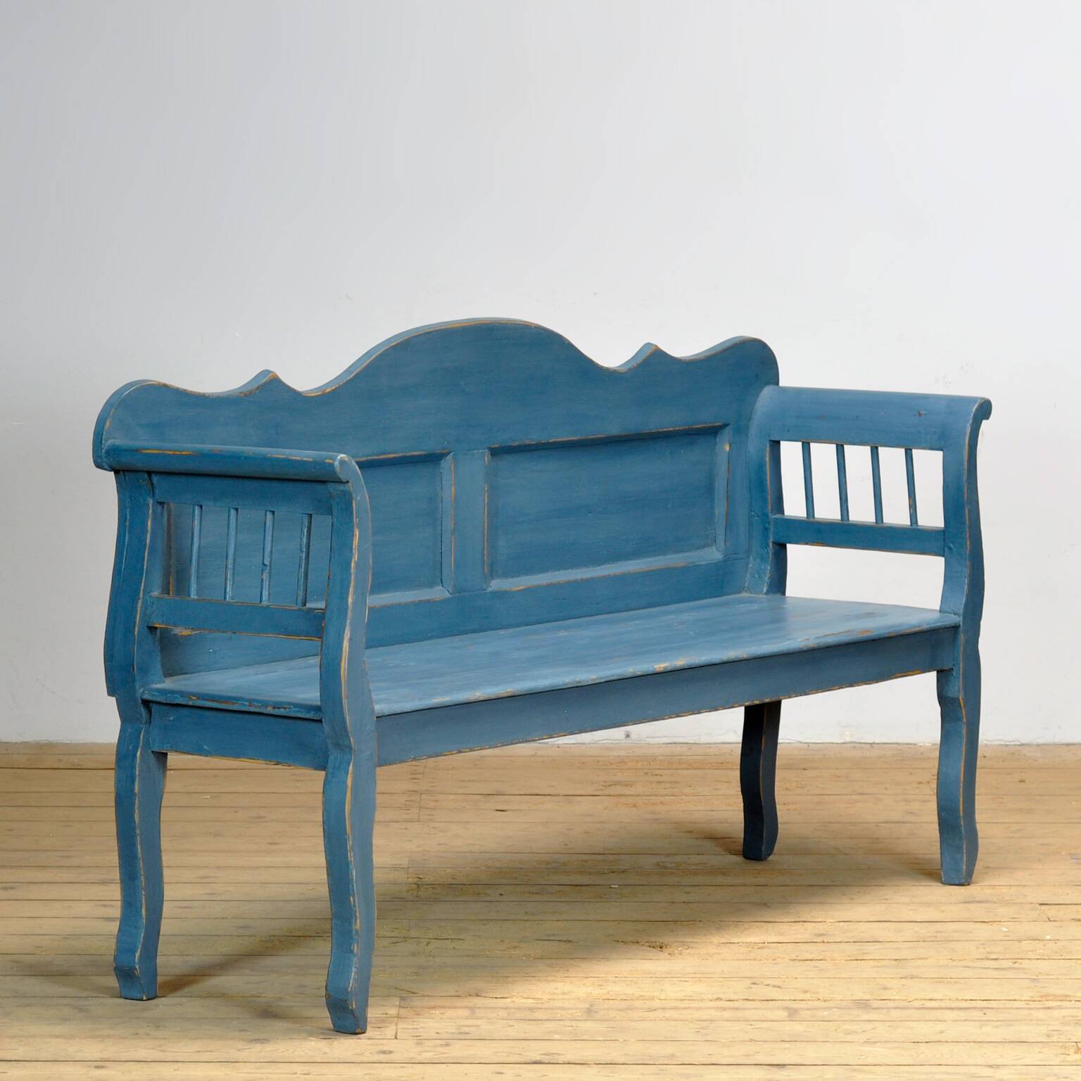Antique pine bench, 1920s