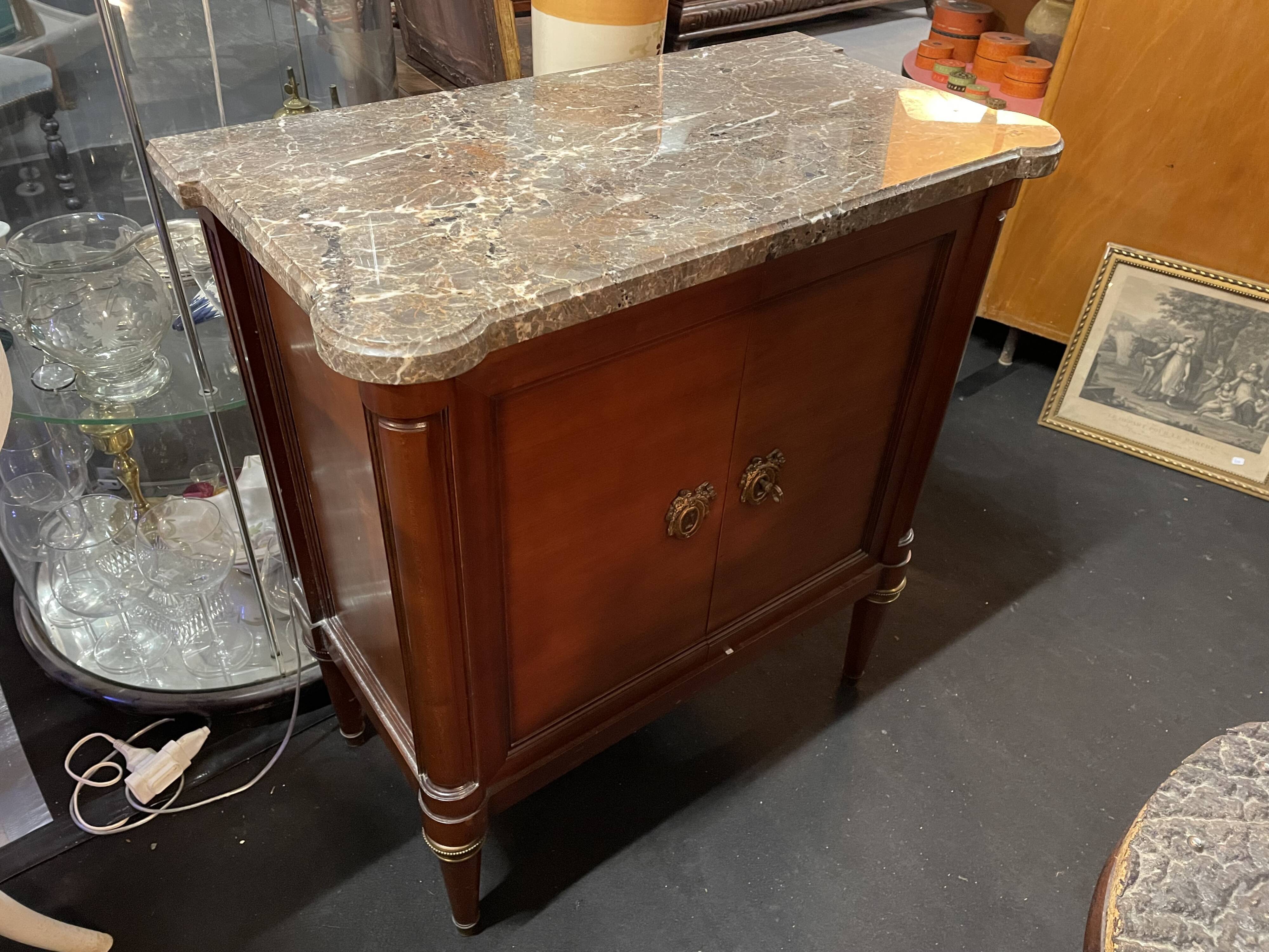 Commode Louis XVI