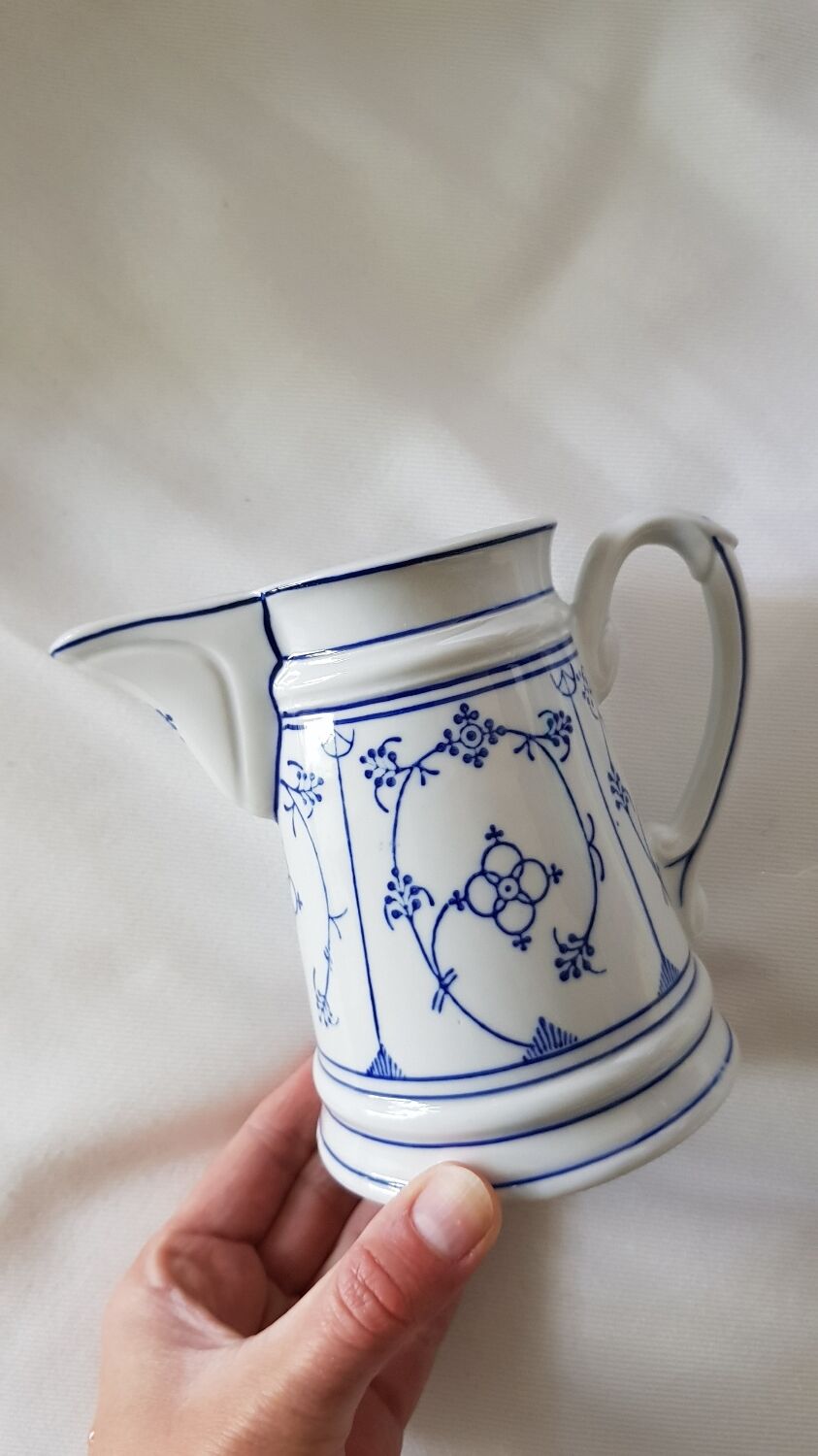 Pichet à lait en porcelaine Rieber en motif de Saxe bleu-blanc