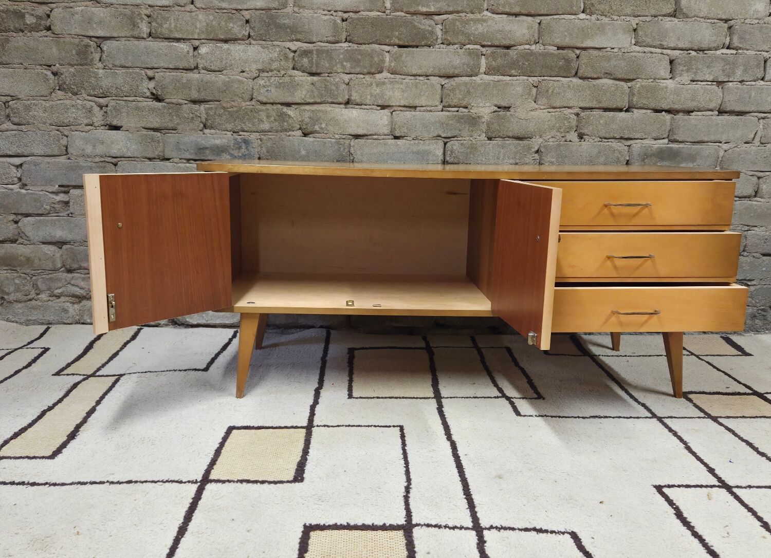 Small enfilade with compass legs from the 1960s.