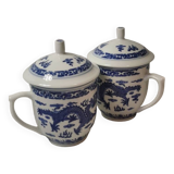 2 Tea Cups in Old Chinese Porcelain, covered cup with blue and white Double Dragon patterns