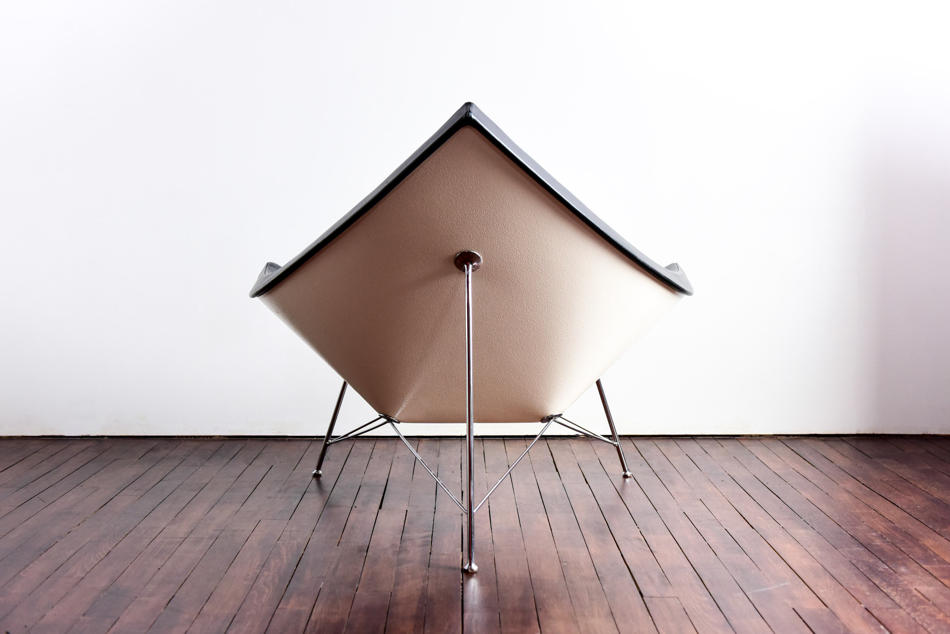 Coconut chair designed by George Nelson