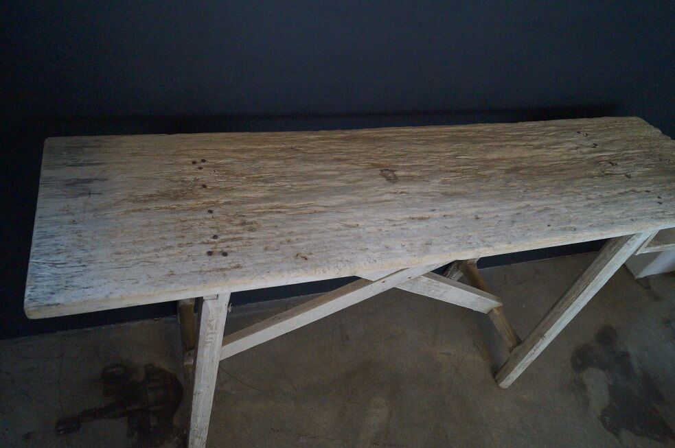 Primitive console 1900