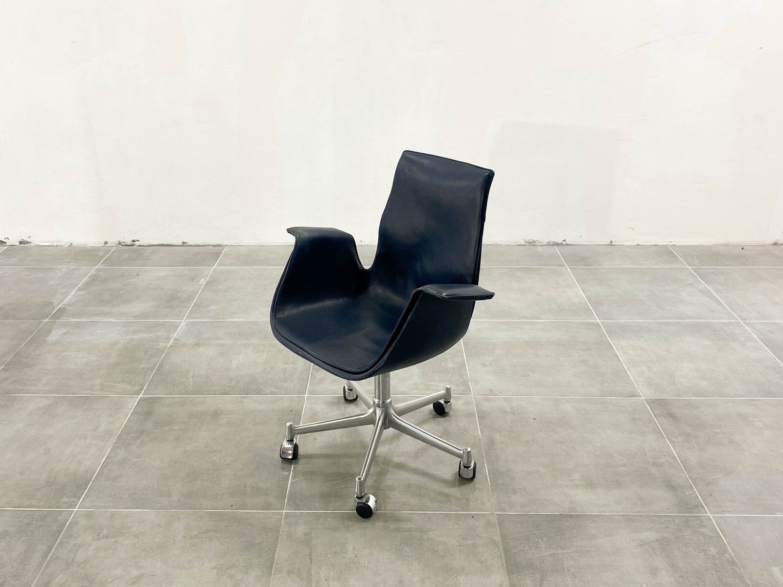 Chaise de bureau Fk 6727 Tulip attribuée à Fabricius & Kastholm pour Kill International, années 1960.