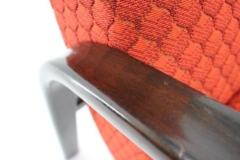 Paire de fauteuils rénovés par les architectes Kropacek et Kozelka, années 1950.