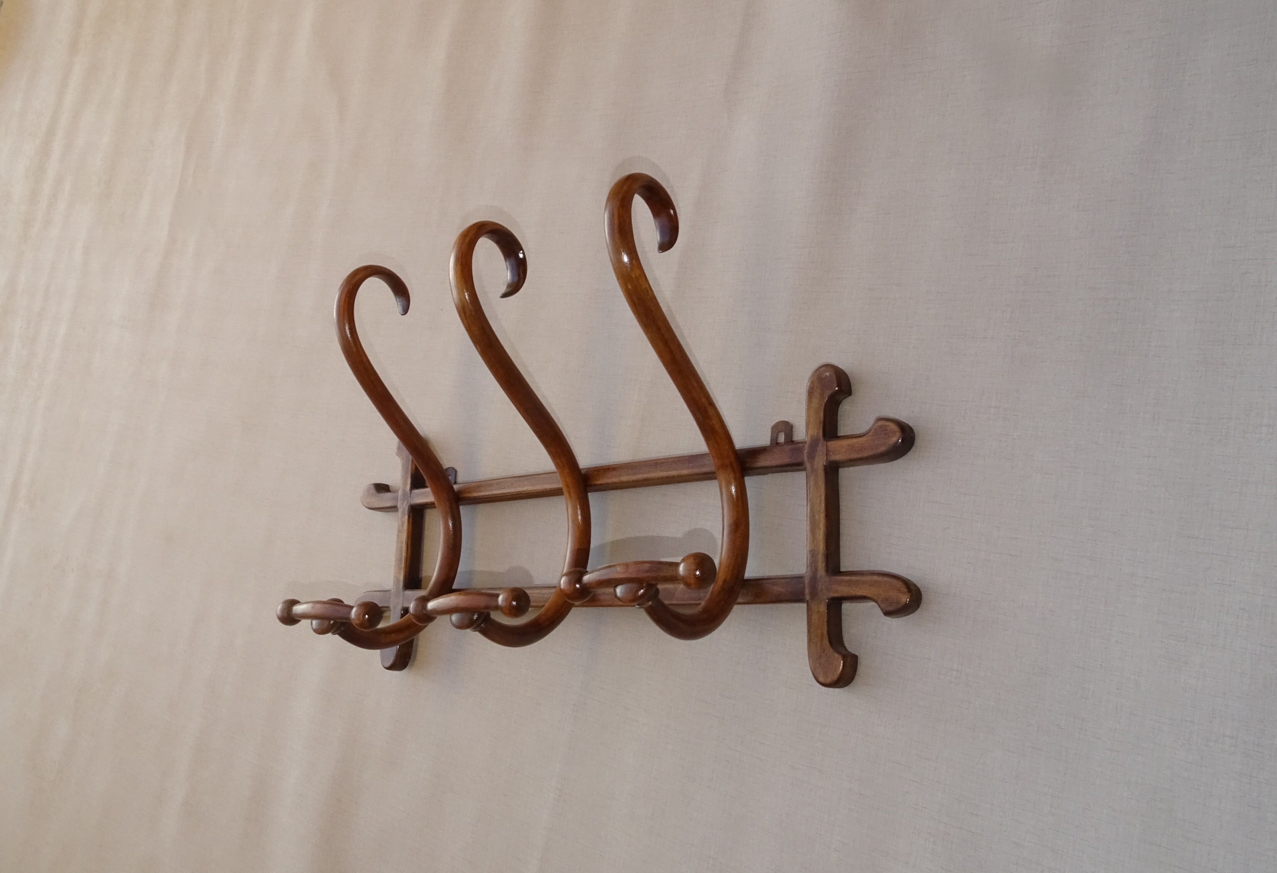 Thonet 3-patéres wall coat holder with bars, signed, circa 1900